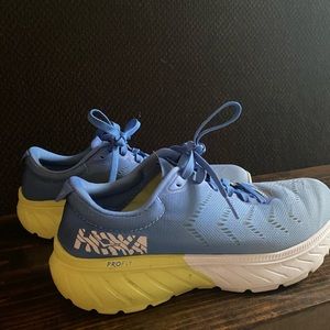 HOKA MACH 2